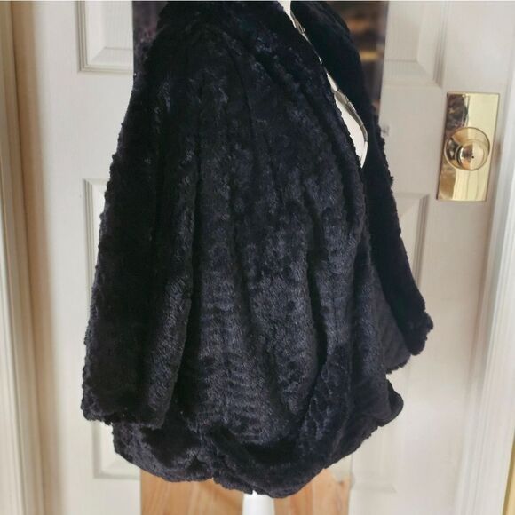 JOLT BLACK FAUX FUR JACKET - Picture 9 of 9